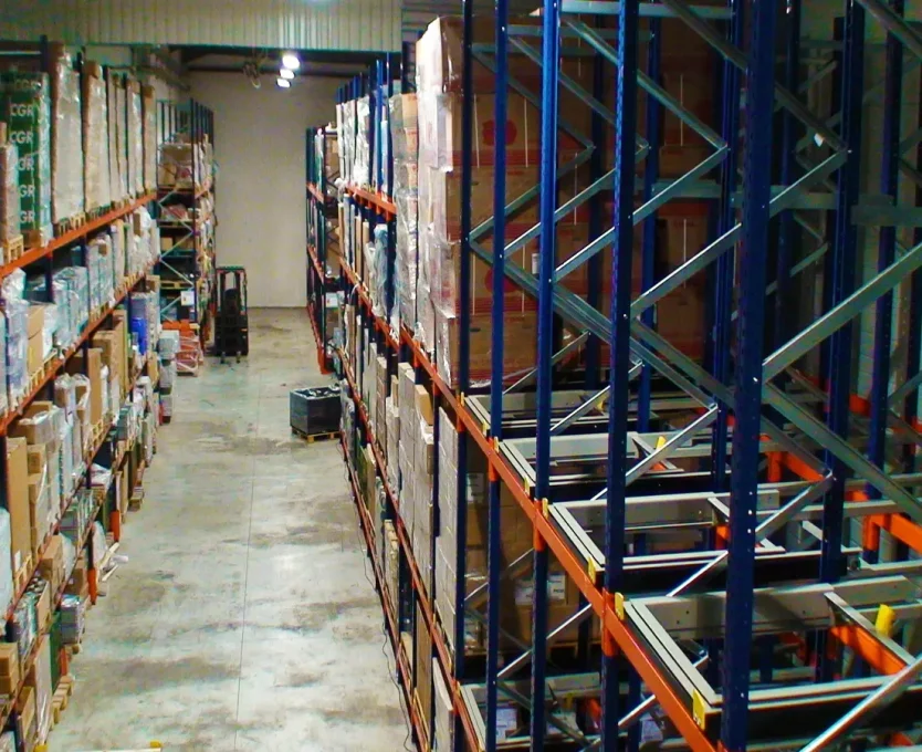 Estanterias push back para palets kimer