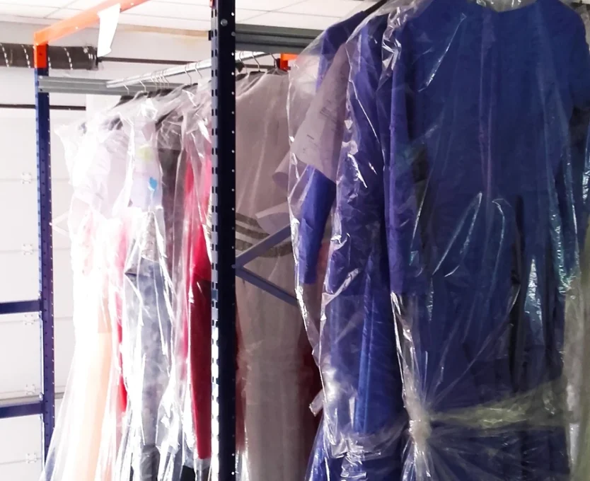 Estanteria para prenda colgada de Kimer